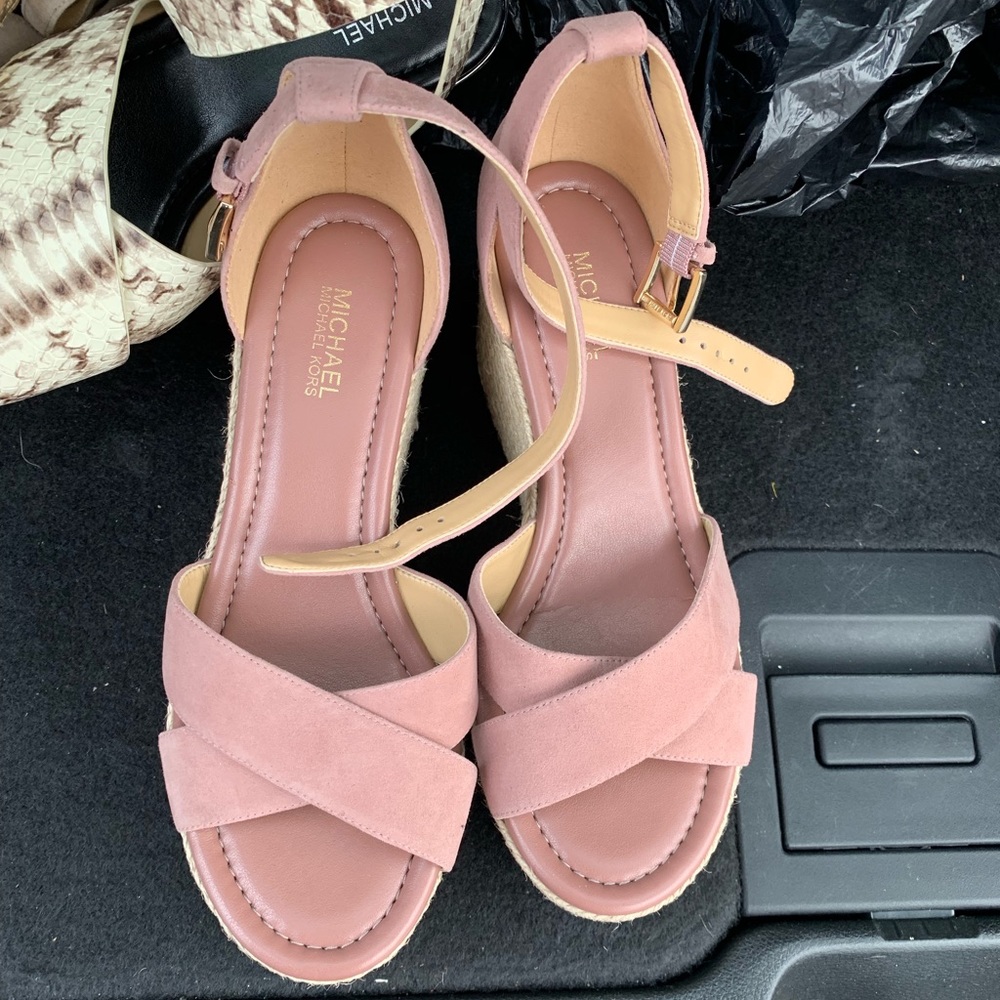 🔴🔴SOLD🔴🔴Authentic Michael kors wedges Sandals